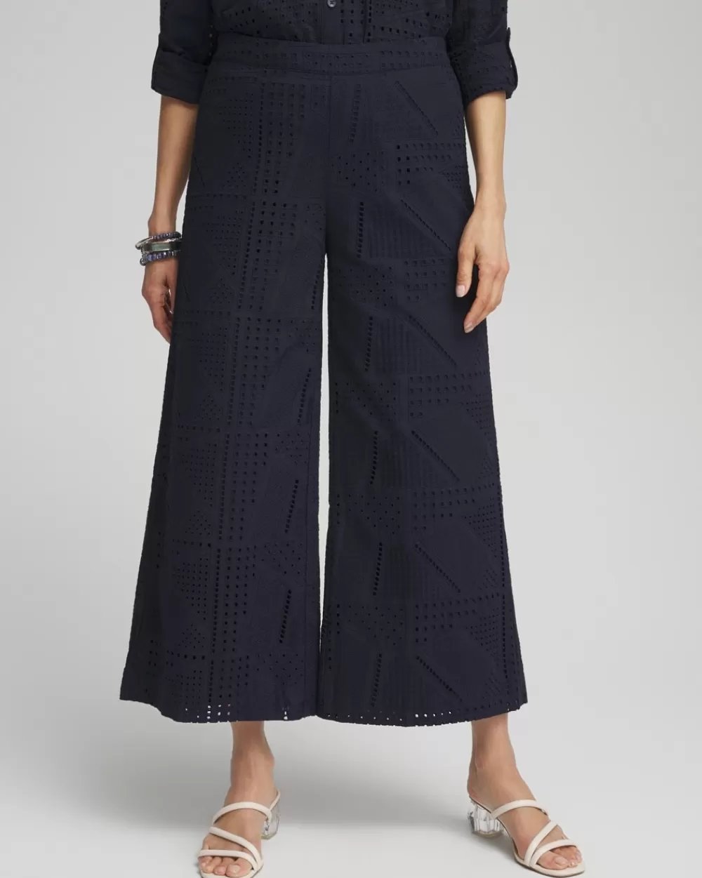 Online Geo Eyelet Soft Cropped Pants Pants