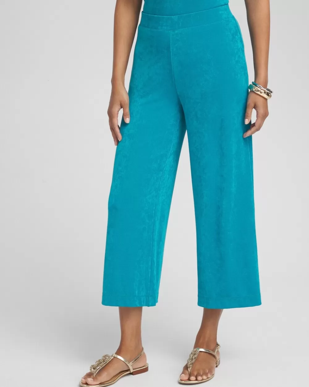 Fashion Travelers Classic Cropped Pants Pants